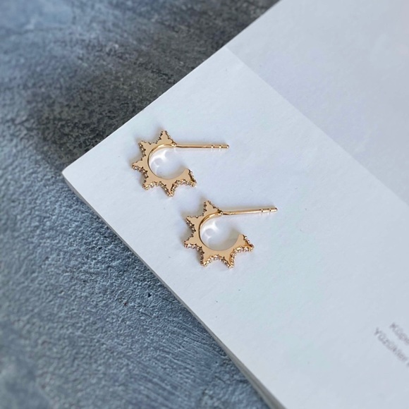 LAST ONE🔥 Tiny Star Hoop Earrings | 18K Gold Plated Sterling Silver | Jewelry - Picture 2 of 11